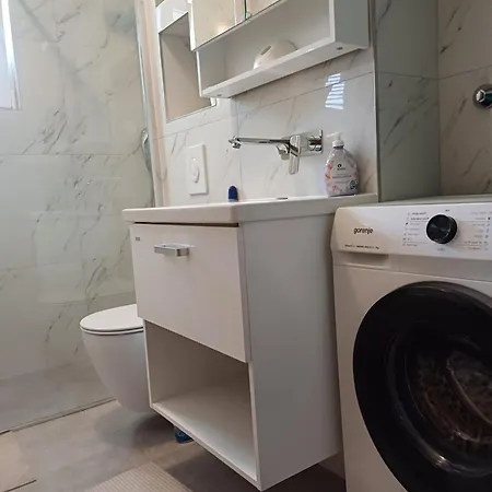 Sara Galileo Blizu Plaze Apartment Makarska